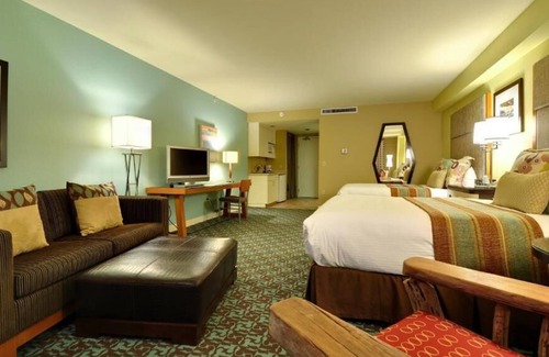 Chelan Hotel | Campbell's Resort