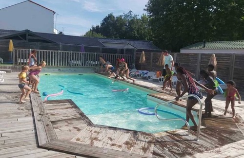 Surgeres House | Camping 3 étoiles - Piscine - ccbbbei