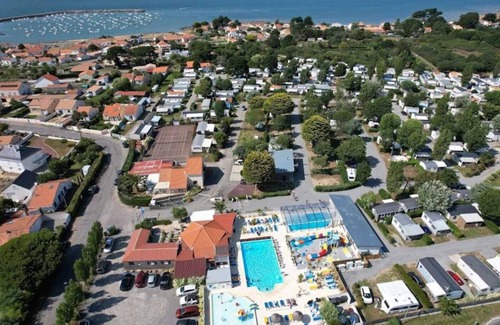La Plaine-sur-Mer House | Camping 4 étoiles - Parc aquatique - ccbbhaf