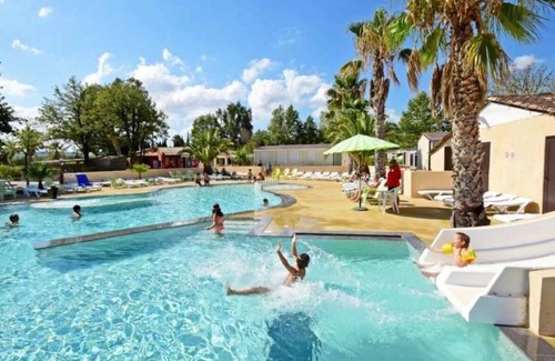 Grimaud House | Camping 4 étoiles - Parc aquatique - eebaea