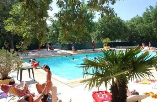 Saint-Saturnin-les-Apt House | Camping 3 étoiles - Piscine - eebbcg