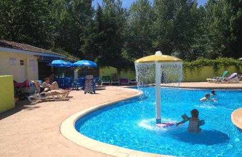 Villeneuve-les-Beziers House | Camping 4 étoiles - Piscine - ccaffbg