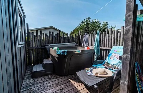 Brem Sur Mer House | Camping L'Océan * - Mobile Home Trio Premium 4 Rooms 6 People Jacuzzi + Air Conditioning + TV