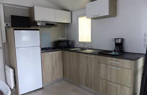 Fouesnant House | Camping La Roche Percée * - Comfort 3-room mobile home for 4 people
