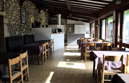 Miribel-les-Echelles Ski Chalet | Camping Le Balcon de Chartreuse* - Chalet Bouton d'Or 4 People