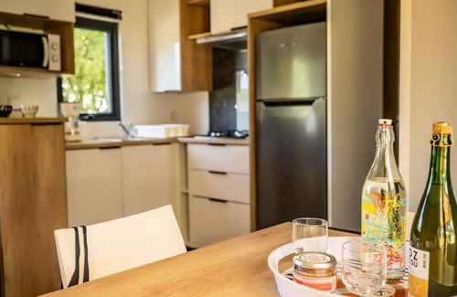 Plougasnou House | Camping maeva Respire Le Domaine de Mesqueau * - PREMIUM COMFORT Cottage 4 Rooms 6 People + TV 2 Bathrooms