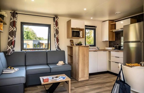 Plougasnou House | Camping maeva Respire Le Domaine de Mesqueau * - PREMIUM COMFORT Cottage 4 Rooms 6 People + TV 2 Bathrooms