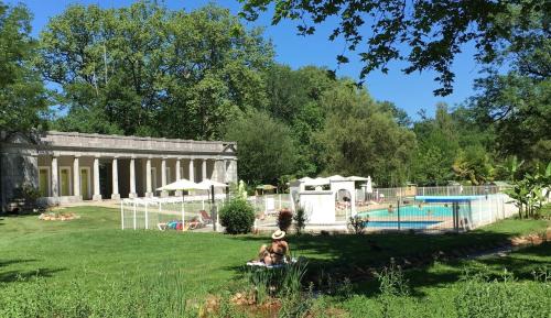 Montjoie-en-Couserans Other | Camping Parc d'Audinac les Bains 3 étoiles - Piscine chauffée - Vue montagne