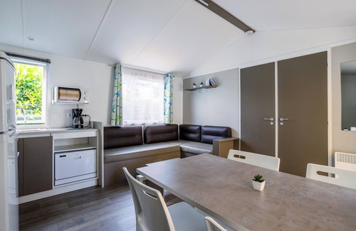 L'Aiguillon-sur-Vie House | Camping Ushuaïa Le Parc de La Grève **** - Mobile Home Premium 4 Rooms 6 People + TV