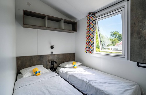 L'Aiguillon-sur-Vie House | Camping Ushuaïa Le Parc de La Grève **** - Mobile Home Premium 4 Rooms 6 People + TV