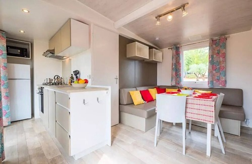Les Mathes House | Campsite La Pinède* - Comfort XL mobile home 4 Rooms 6 People