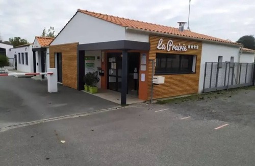 Saint-Jean-de-Monts House | Campsite La Prairie * * - Mobilhome Grand Confort 27m2/2 bedrooms - covered terrace 5 to 6 people - 5 pers. included in the tariff
