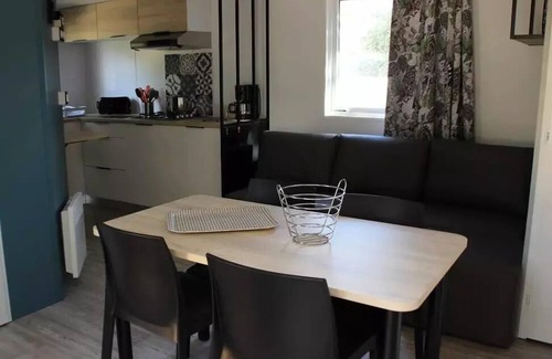 Junas House | Campsite Les Chênes * - MOBILE HOME Comfort Plus Air-conditioned - TV - 2 ch - 32.80m2/Jasmin and Mimosa 4 people
