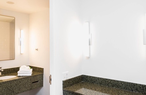 Quartier des Spectacles Hotel | Campus1 MTL Student Residence