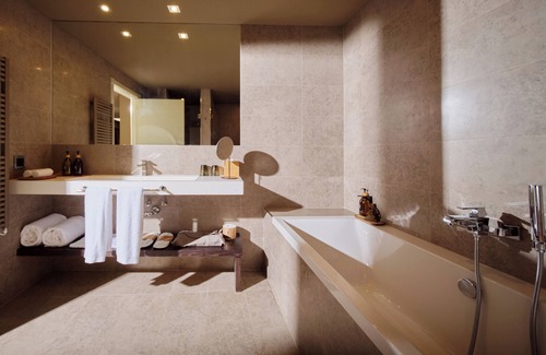La Llotja-Born Hotel | Can Alomar Hotel