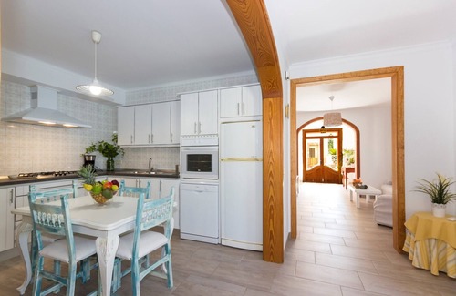 Santa Margalida Ski Chalet | Can Cantino 213 fantastic village house with private pool, air conditioning, terrace, barbecue and WiFi