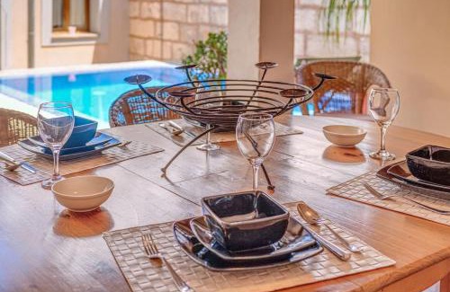 Petra House | Can Floreada