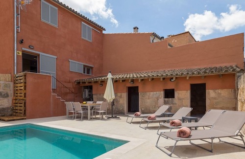 Sineu Villa | Can Fronto - Beautiful townhouse with pool in Sineu
