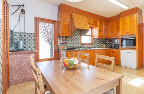 es Bacares Ski Chalet | Can Mir - House In Marina Manresa. Free Wifi