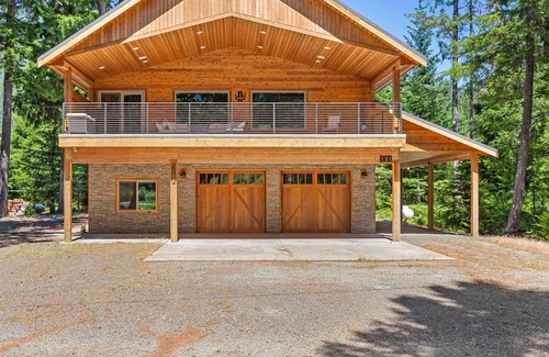Packwood Cabin | Can't get any closer to the river than this!