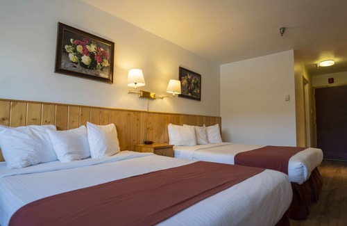Whitehorse Hotel | Canadas Best Value Inn River View Hotel