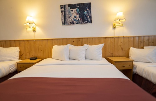 Whitehorse Hotel | Canadas Best Value Inn River View Hotel