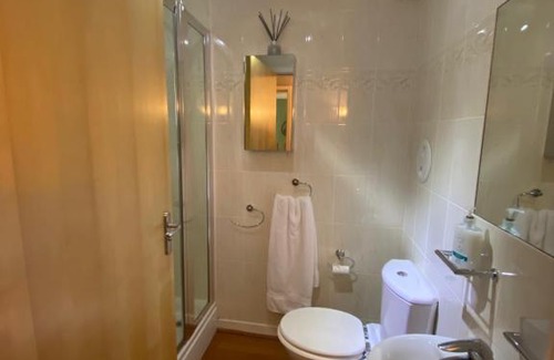 Falkirk Apartment | Canal View Apartment 2