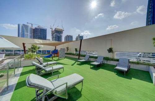 Downtown Dubai Apartment | Canal View l Hotel Studio l Great Amenities