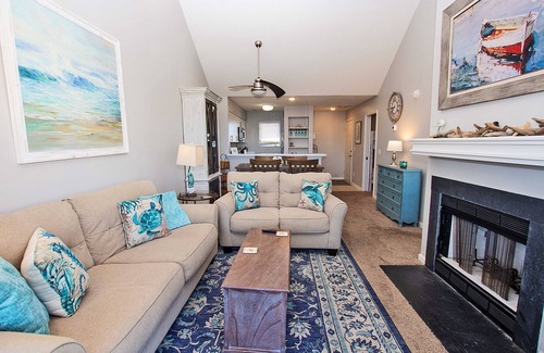 Manteo Condo | Canalfront, Community Pool, Tennis courts and MORE! PC431, Above the Wake