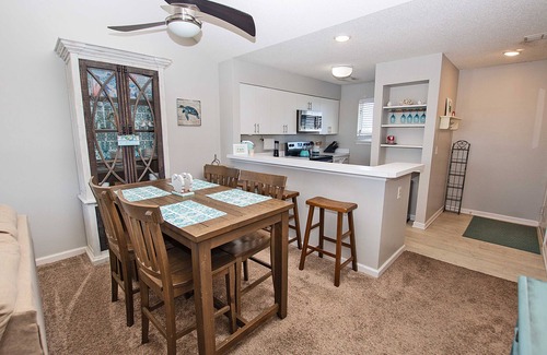 Manteo Condo | Canalfront, Community Pool, Tennis courts and MORE! PC431, Above the Wake