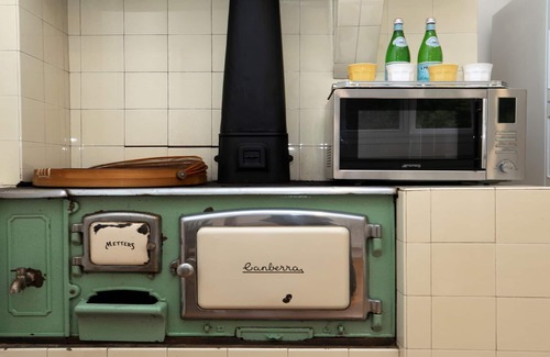 Bowral House | Canary Cottage - opposite Bowral County Club