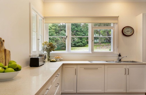 Bowral House | Canary Cottage - opposite Bowral County Club
