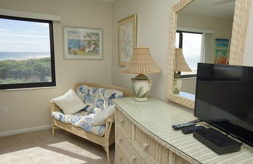 Florida Central Atlantic Coast Resort | Canaveral Towers Oceanfront 402