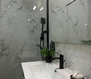 Gianicolo Apartment | Candelor House - Apartment & Garden in Gianicolense