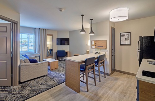 Orange Prairie Hotel | Candlewood Suites Grand Prairie by IHG