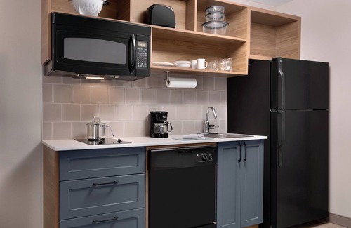 Harrisburg Hotel | Candlewood Suites Harrisburg I-81 - Hershey Area by IHG