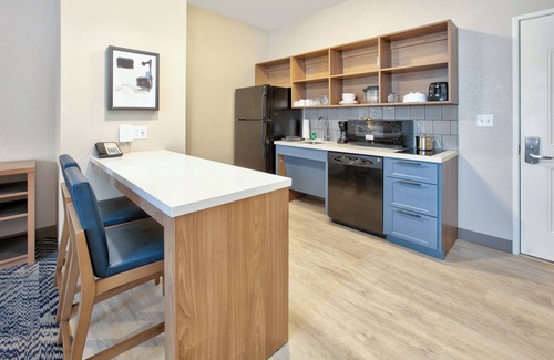 Idaho Falls Hotel | Candlewood Suites Idaho Falls by IHG