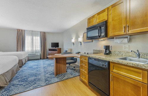 Indianapolis Hotel | Candlewood Suites Indianapolis East by IHG