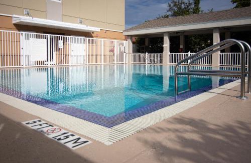 Virginia Gardens Hotel | Candlewood Suites Miami Intl Airport - 36th St by IHG