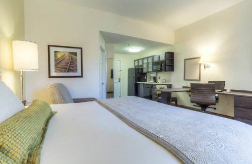 Mount Mourne Hotel | Candlewood Suites Mooresville Lake Norman,NC by IHG