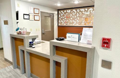 Eden Hotel | Candlewood Suites Savannah Airport by IHG