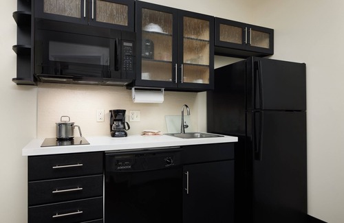Valdosta Hotel | Candlewood Suites Valdosta Mall by IHG