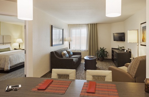 Valdosta Hotel | Candlewood Suites Valdosta Mall by IHG