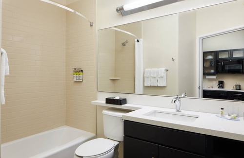 Valdosta Hotel | Candlewood Suites Valdosta Mall by IHG