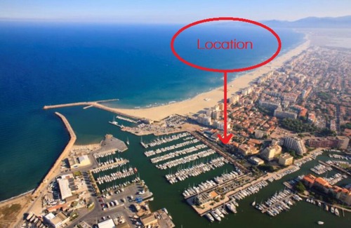 Le Port House | Canétoise located 50 m from the sea, 2 to 7 pers, air conditioning, private parking.