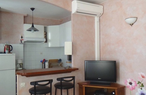 Prado - Republique Apartment | Cannes, 2 rooms Furnished 3 stars 10 mn from the Palais and the beach