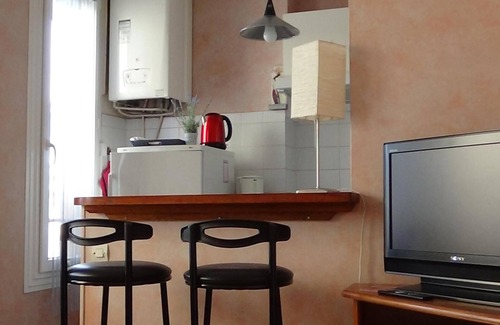 Prado - Republique Apartment | Cannes, 2 rooms Furnished 3 stars 10 mn from the Palais and the beach