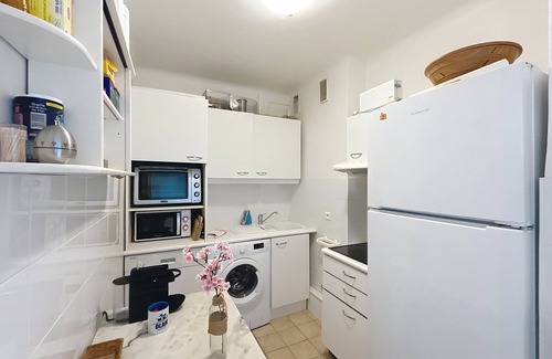 California - Pezou Apartment | Cannes: close to the beach, apartment 1 bedroom, terrace, secure residence