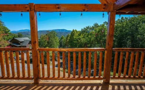 Gatlinburg - Pigeon Forge Villa | Canoe Creek