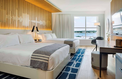 Downtown Portland Hotel | Canopy by Hilton Portland Waterfront